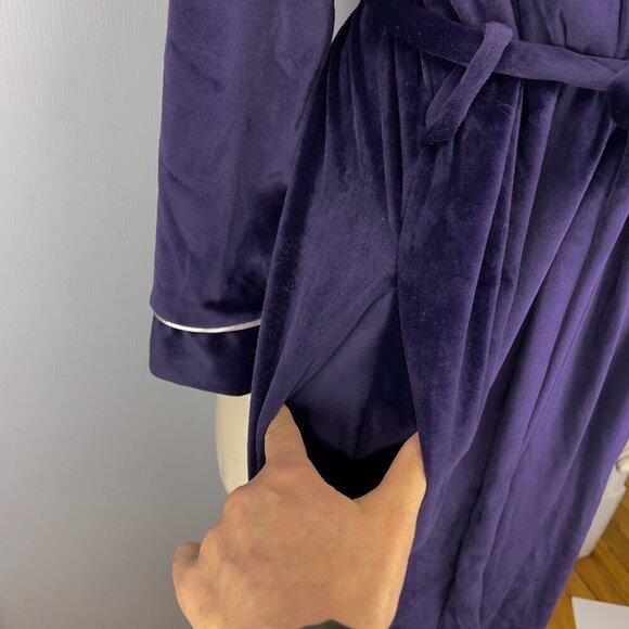 VANITY FAIR VTG Velvet Deep Purple Floral Shawl Collar Robe sz M - Picture 4 of 8